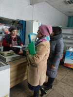 Рабочей группой проведен профилактический рейд по торговым точкам Краснодубравского сельсовета