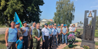 На Алее боевой и трудовой Славы р.п.Земетчино состоялся торжественный митинг-концерт, посвященный 95-летию со дня образования воздушно-десантных войск - Земетчинский район